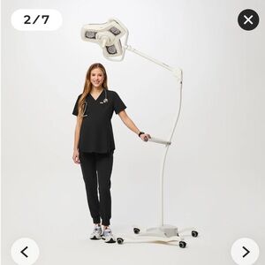 Women’s Figs Maternity scrub set (Zamora Jogger Pants Small + Octavia Top Small)